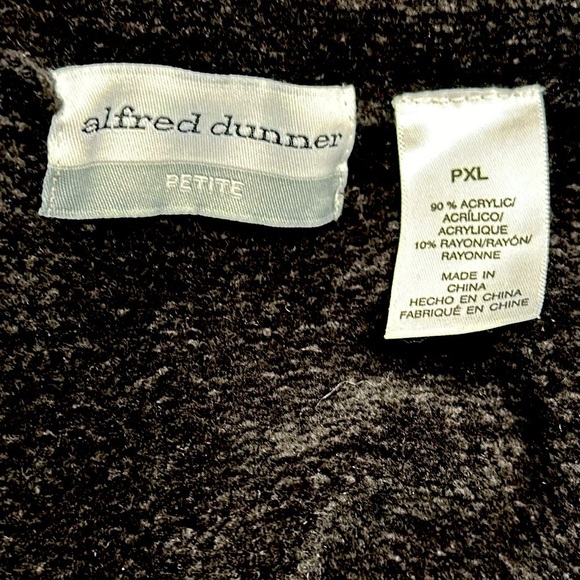 Cute Alfred Dunner chenille sweater, Petite, Black & Gray Geometric PXL, EUC - Picture 2 of 6